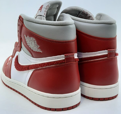 Nike Air Jordan 1 Retro High OG Varsity Red + Free Mystery Box