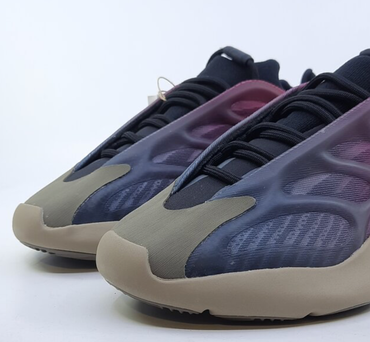 Adidas Yeezy700 V3 Fade Carbon + FREE MYSTERY BOX