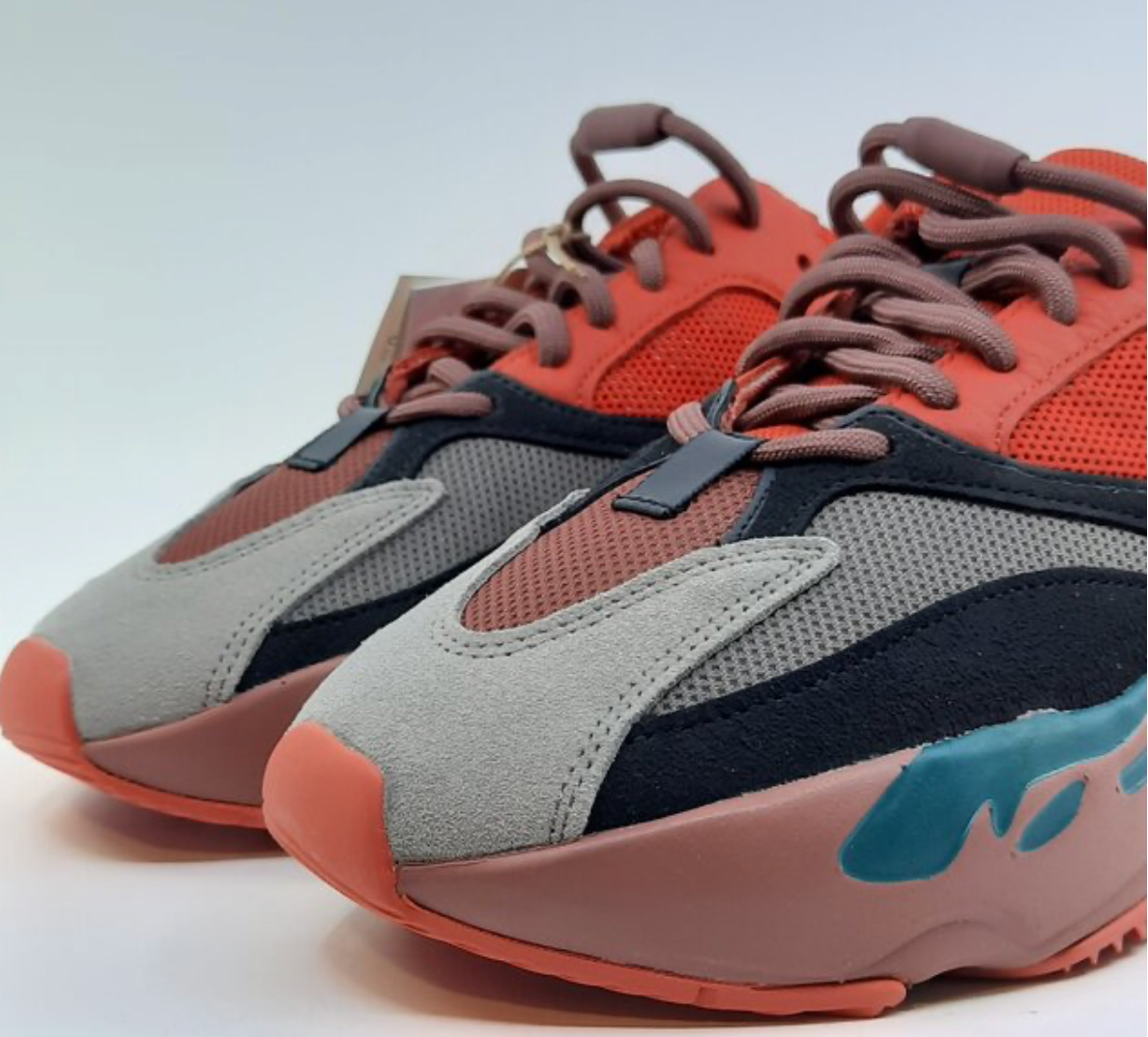 Adidas Yeezy700 V2 Hi-Res  + FREE MYSTERY BOX