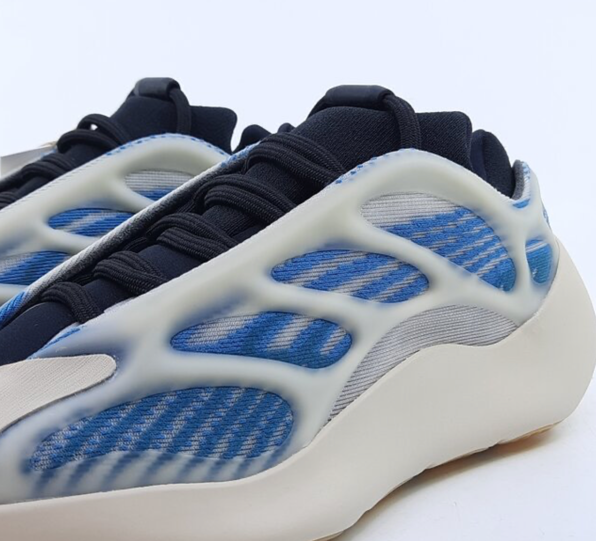 Adidas Yeezy700 V3 Kyanite + FREE MYSTERY BOX