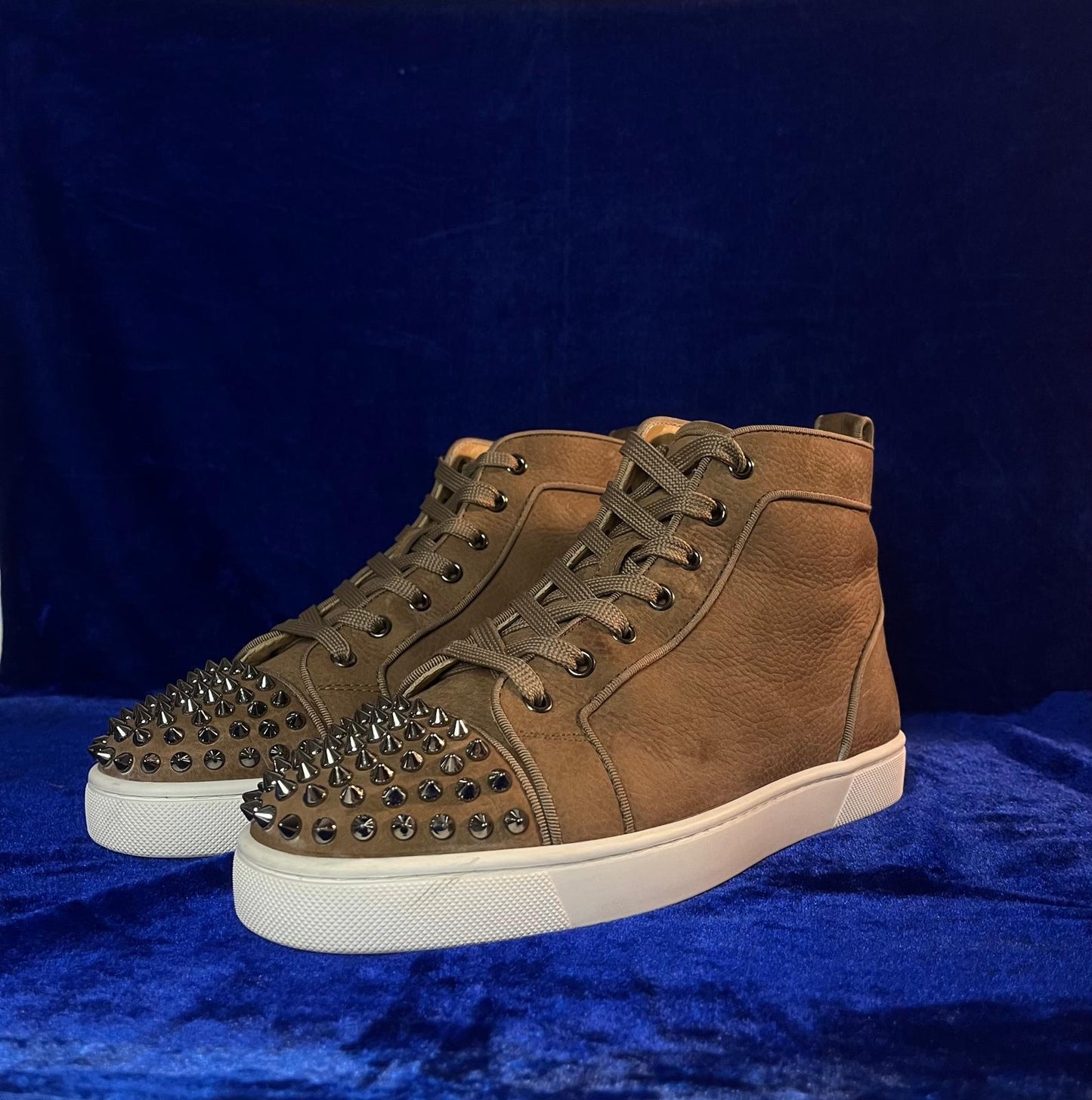 Christian Louboutin Men’s High Top Trainers Beige Leather 40 + FREE MYSTERY BOX